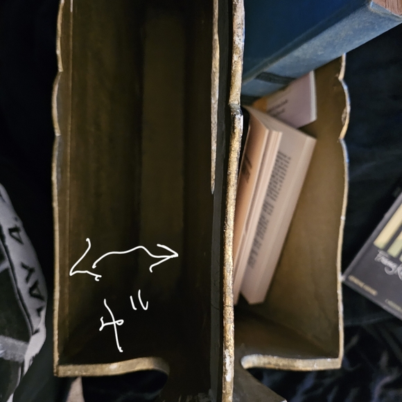 FOMERZ Carved Wood Magazine Floor Rack - Picture 10 of 11